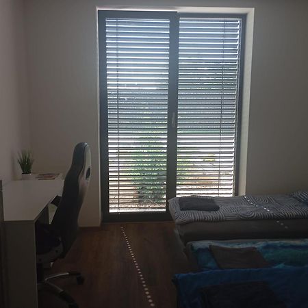 Moderni Pokoj S Parkovanim Zdarma Brno Exteriér fotografie